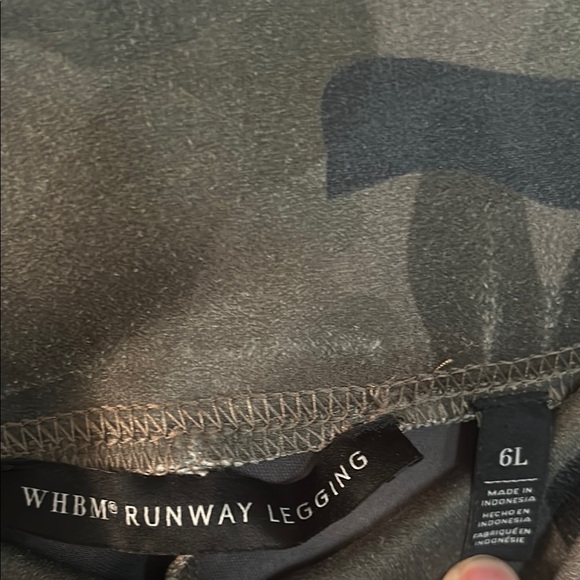 WHBM Runway Leggings - Picture 2 of 12